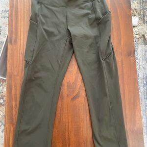 Lululemon 23” crop Leggings with pockets